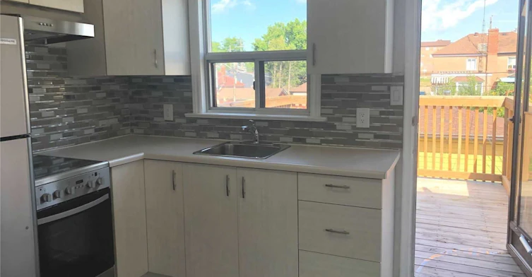 184 Donald Avenue, Toronto, ON, M6M 1K4