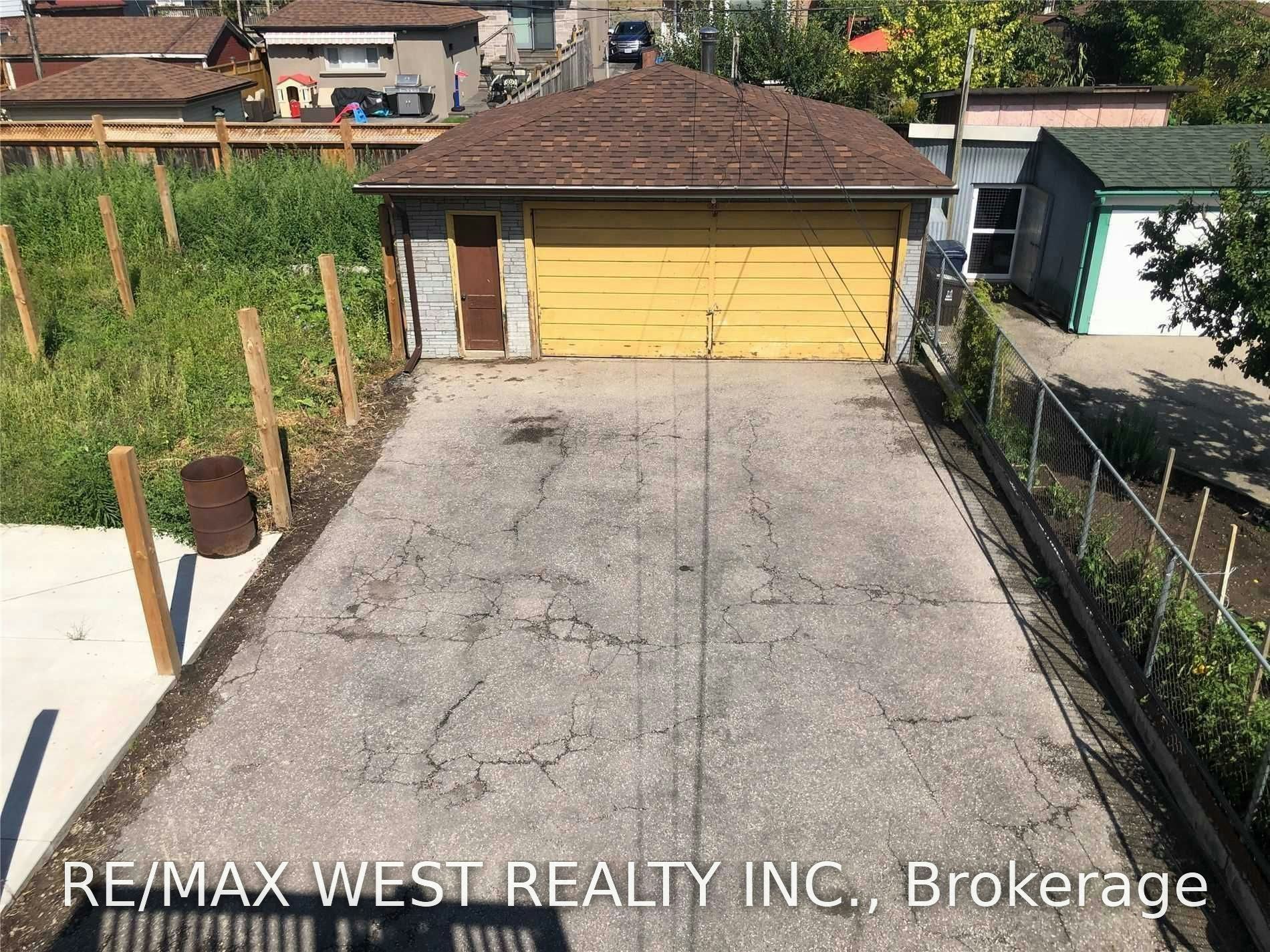 184 Donald Avenue, Toronto, ON, M6M 1K4 - 9