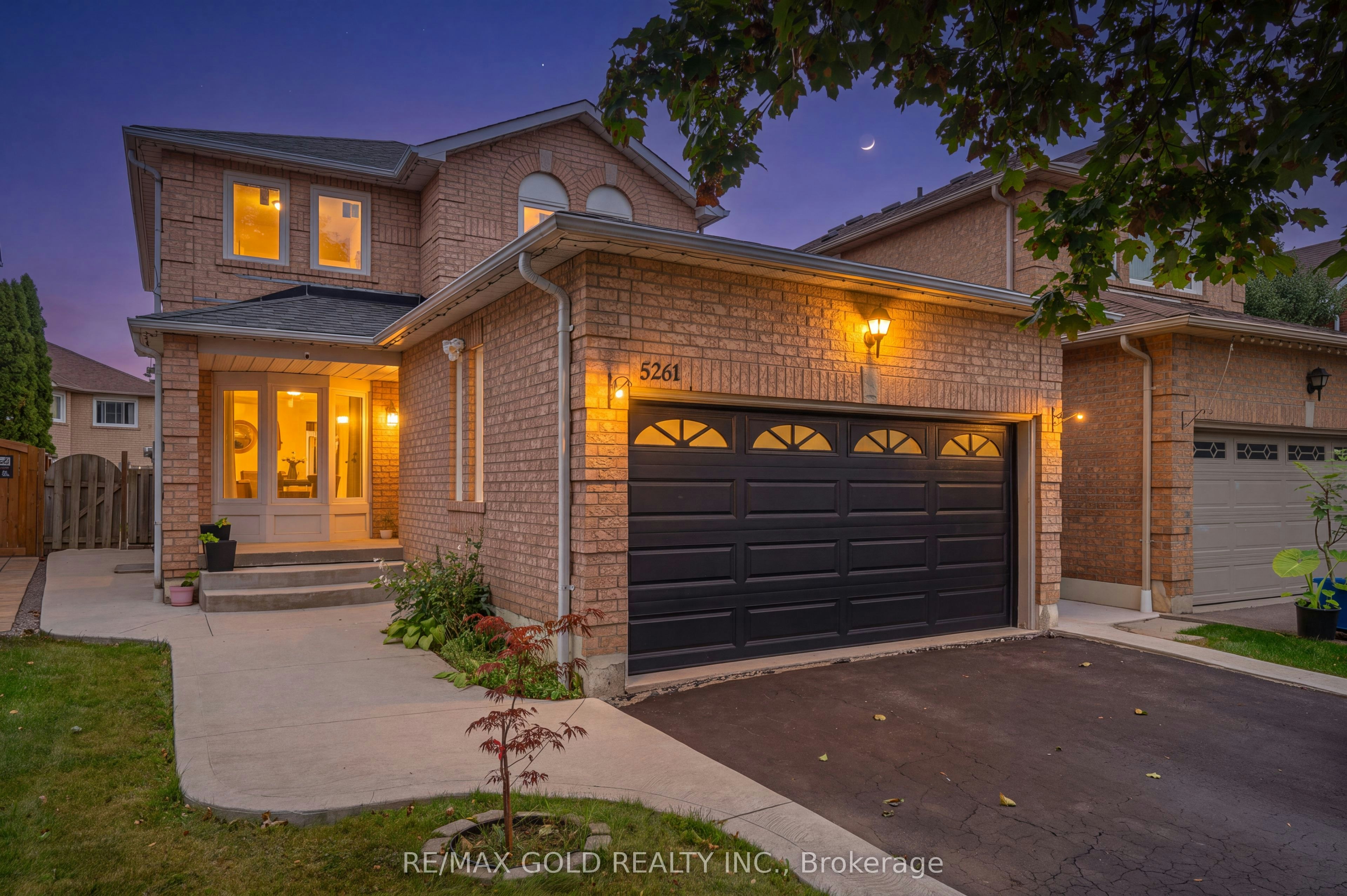 5261 River Forest Court, Mississauga, ON, L5V 2C7