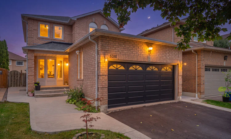 5261 River Forest Court