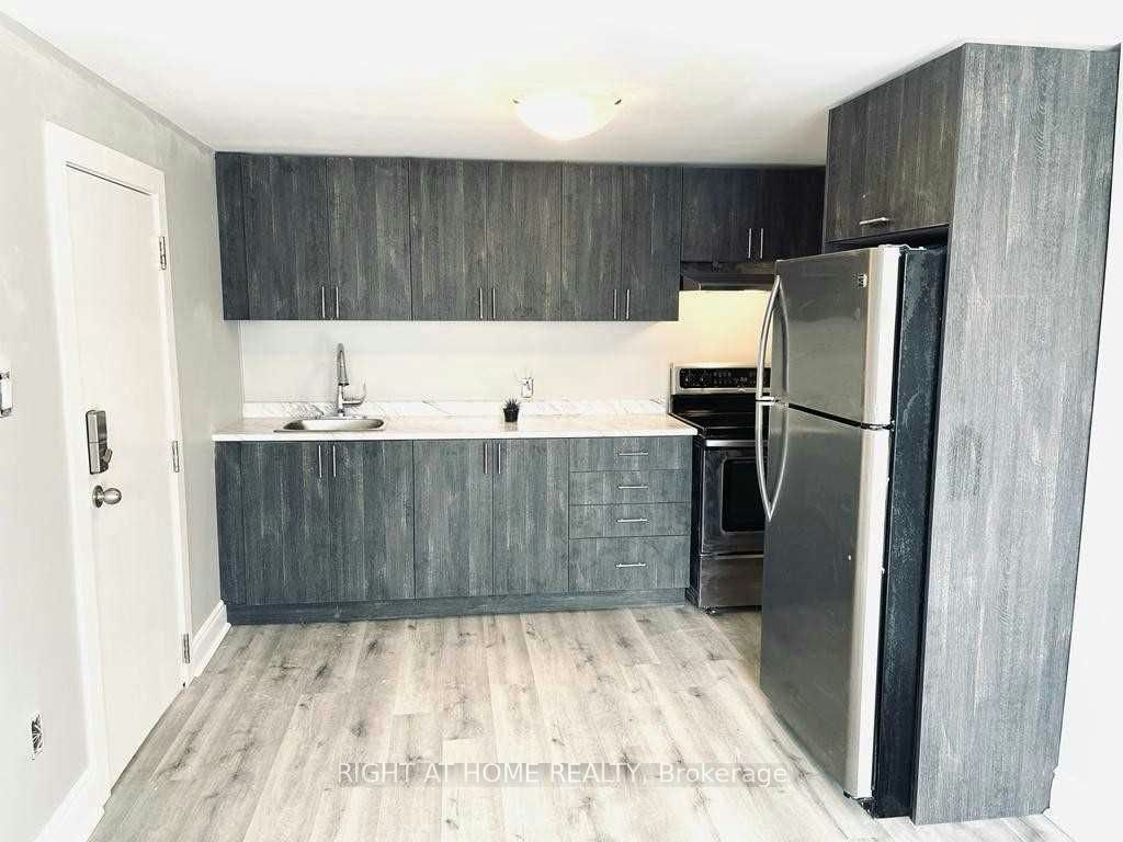 4-11 Donald Avenue, Toronto, ON, M6M 1J7