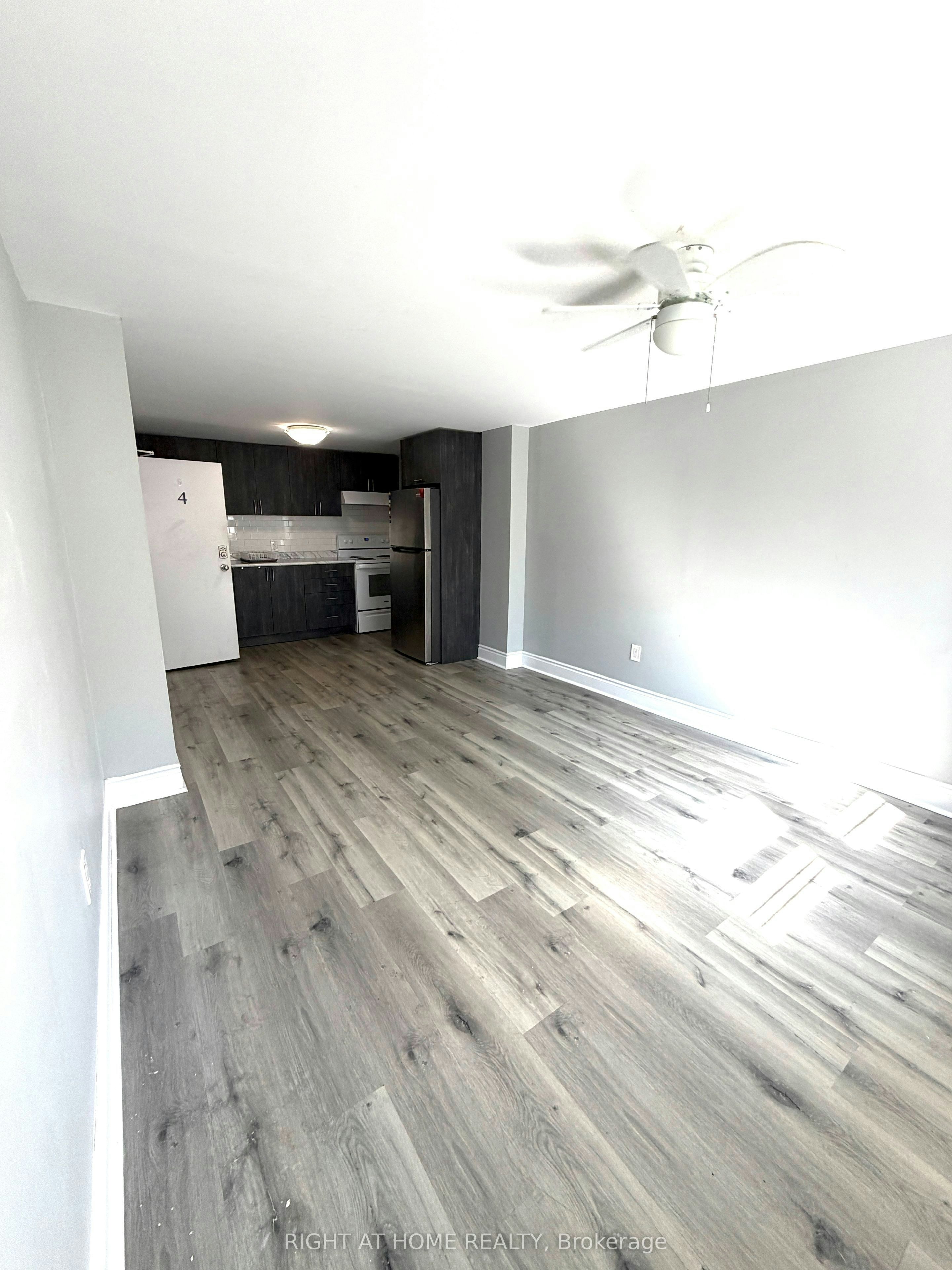 4-11 Donald Avenue, Toronto, ON, M6M 1J7 - 3
