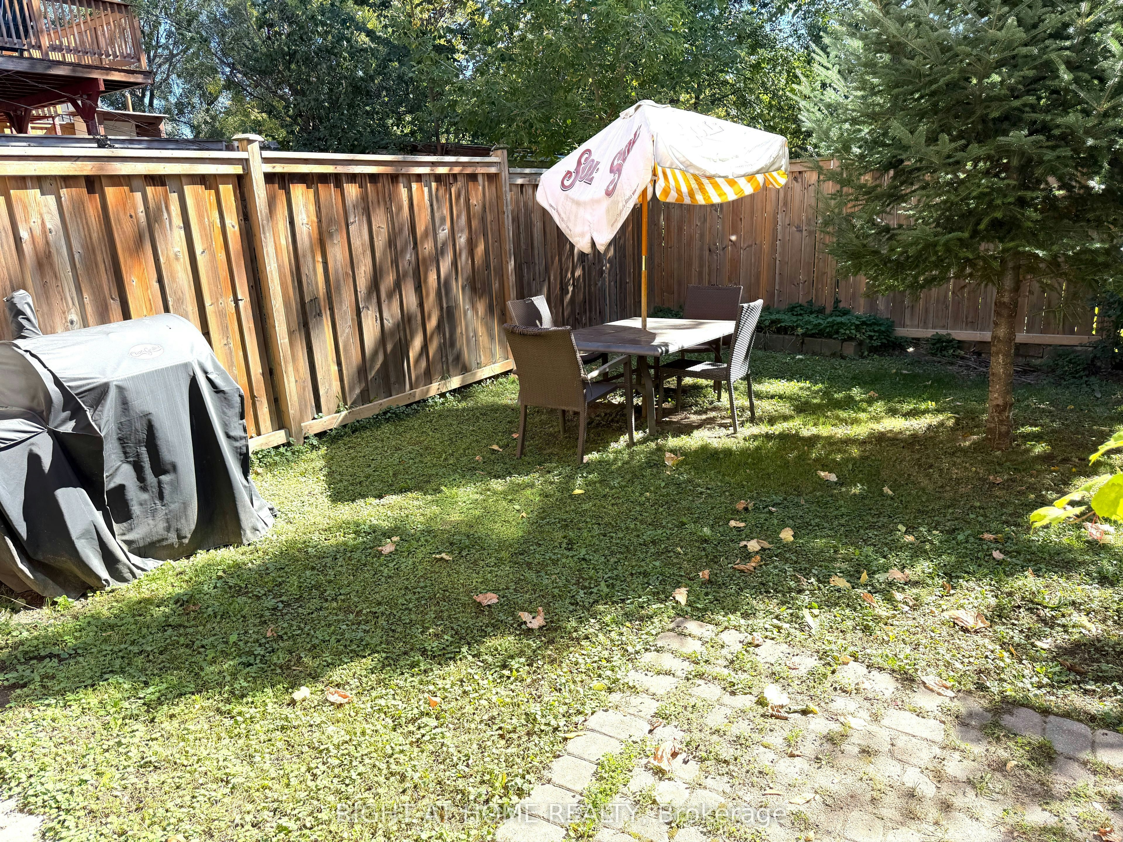 4-11 Donald Avenue, Toronto, ON, M6M 1J7 - 10
