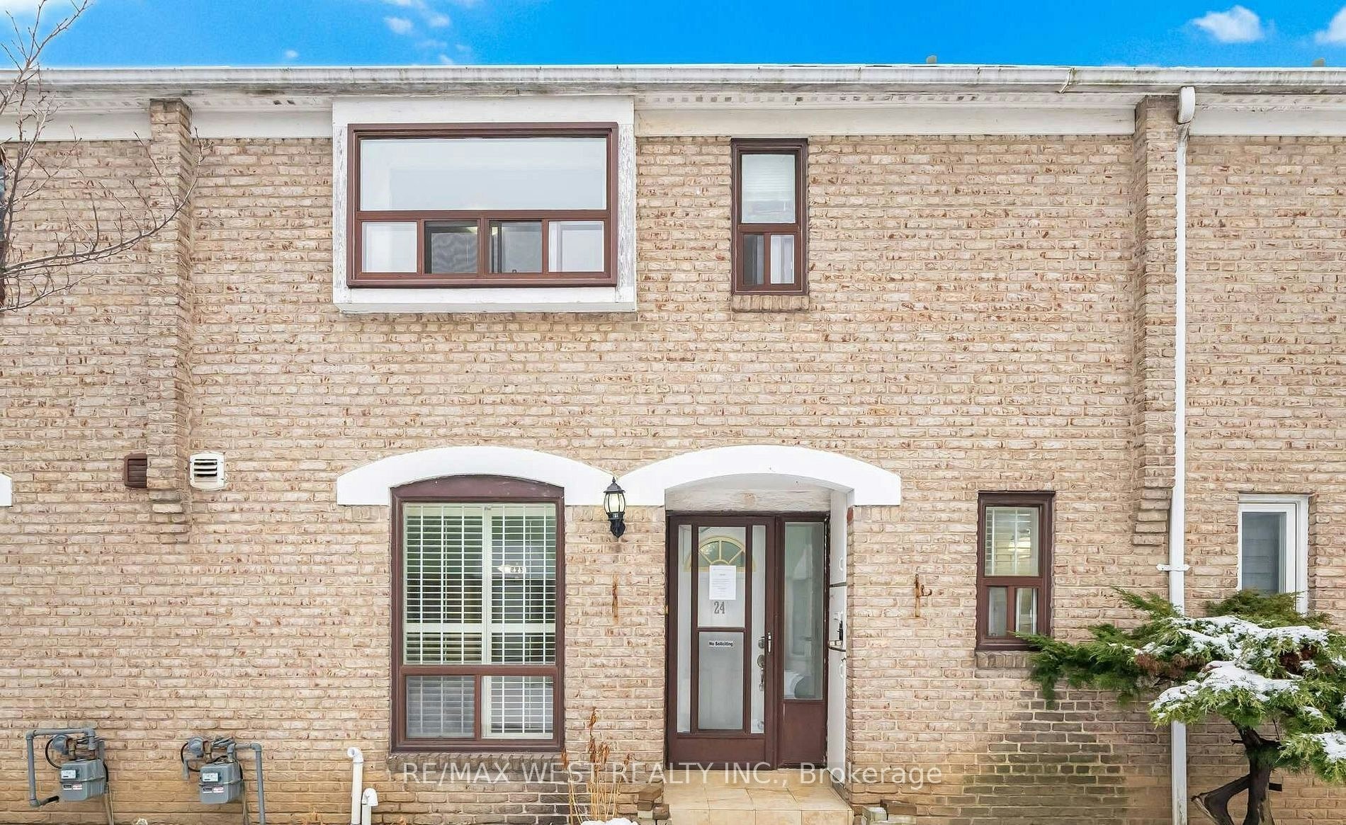24-25 Gosford Boulevard, Toronto, ON, M3N 2G7