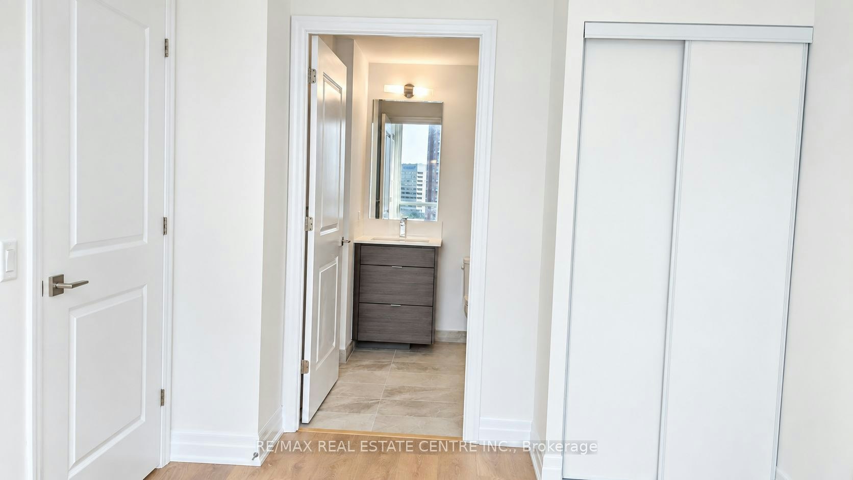 1001-30 Elm Drive W, Mississauga, ON, L5B 1L9 - 2