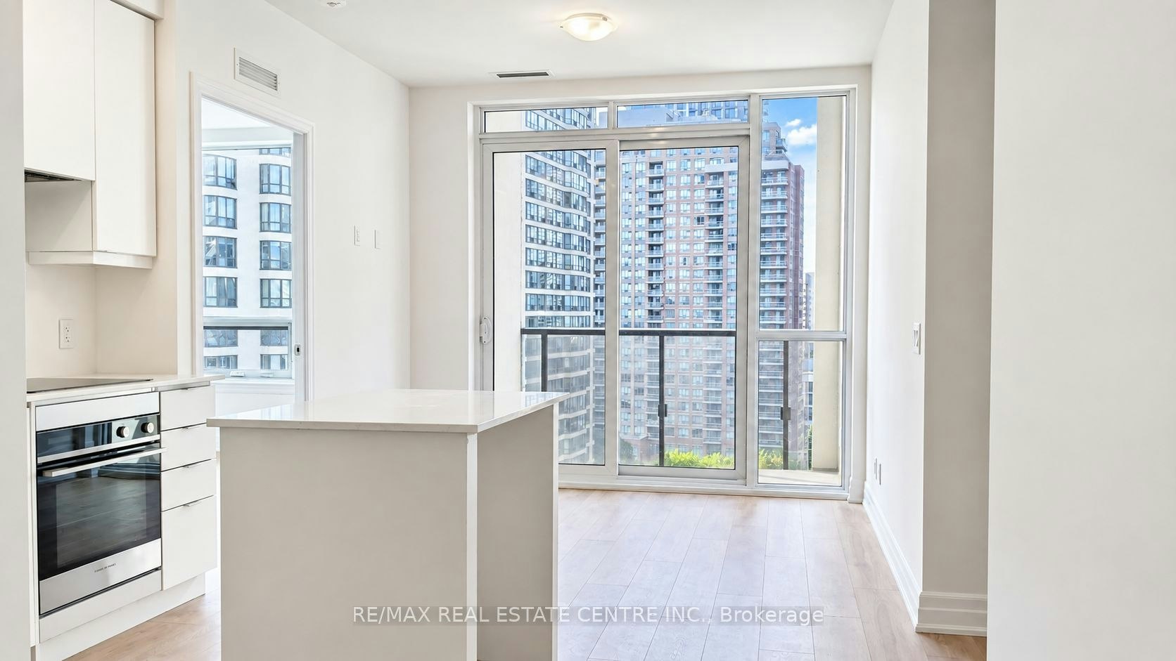 1001-30 Elm Drive W, Mississauga, ON, L5B 1L9 - 5