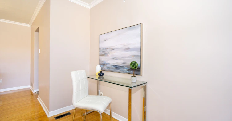 Upper-233 Hullmar Drive, Toronto, ON, M3N 2G2 - 5