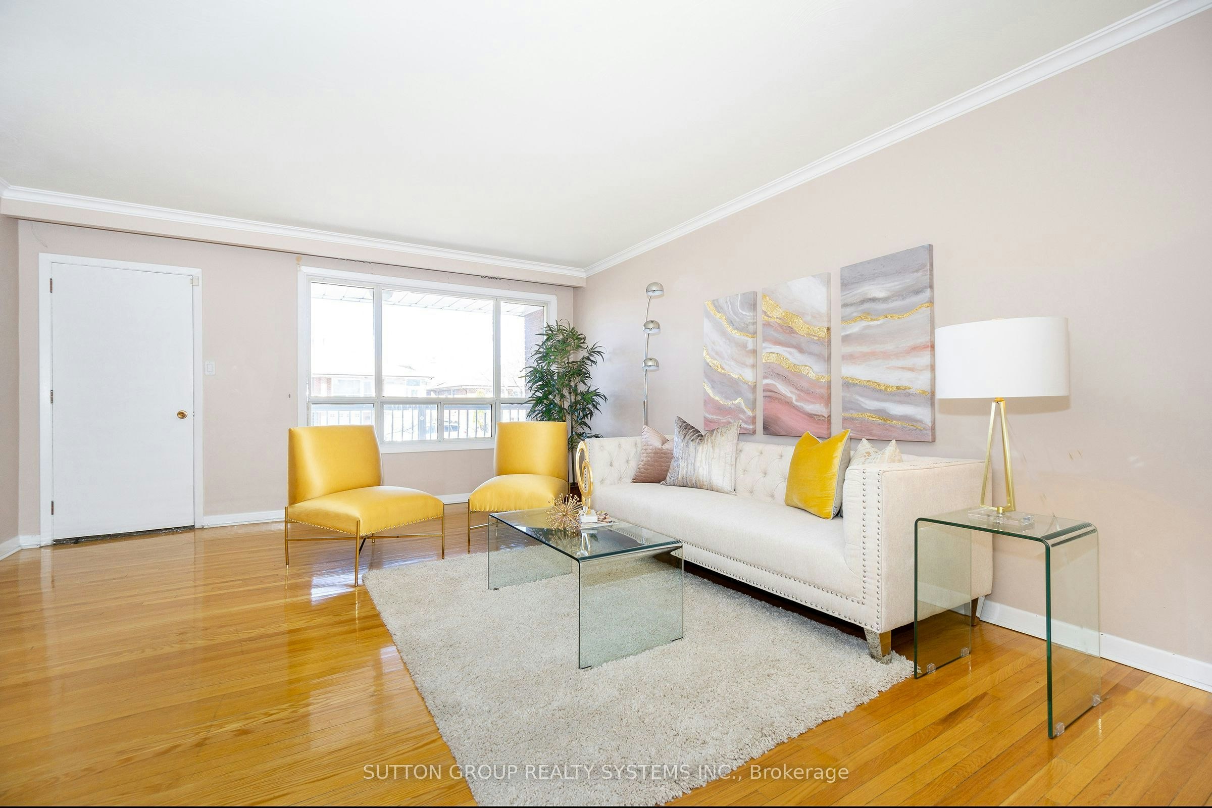 Upper-233 Hullmar Drive, Toronto, ON, M3N 2G2 - 2