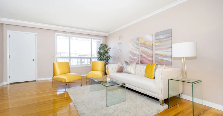 Upper-233 Hullmar Drive, Toronto, ON, M3N 2G2 - 2