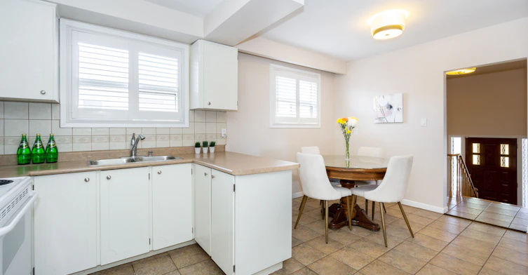 Upper-233 Hullmar Drive, Toronto, ON, M3N 2G2 - 10