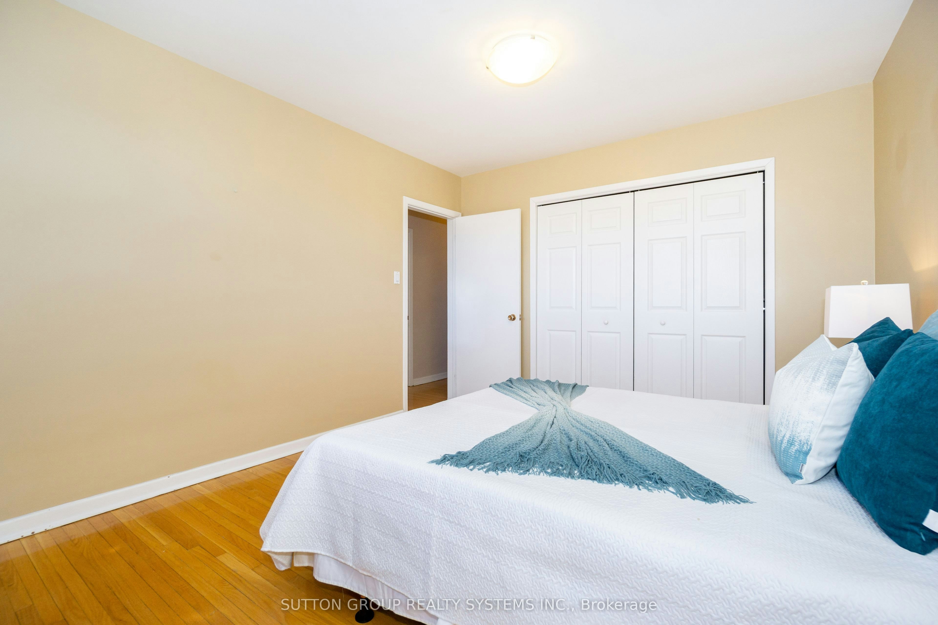 Upper-233 Hullmar Drive, Toronto, ON, M3N 2G2 - 14
