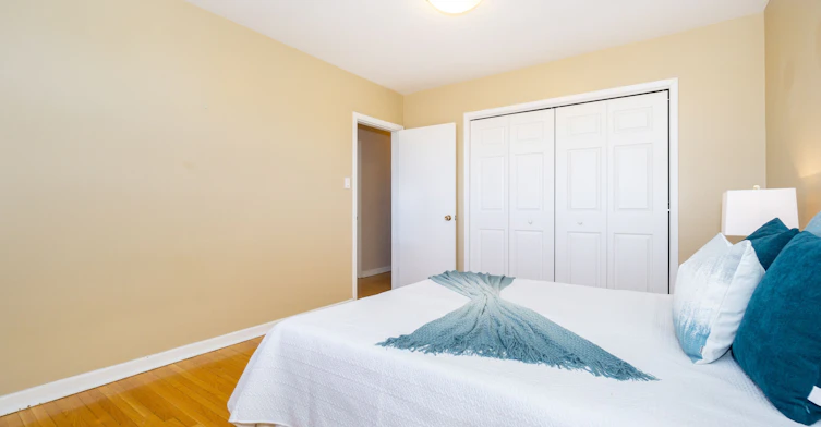 Upper-233 Hullmar Drive, Toronto, ON, M3N 2G2 - 14