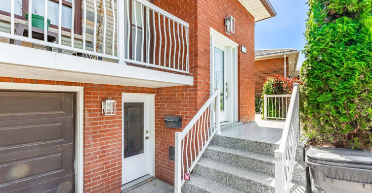Upper-233 Hullmar Drive, Toronto, ON, M3N 2G2 - 19
