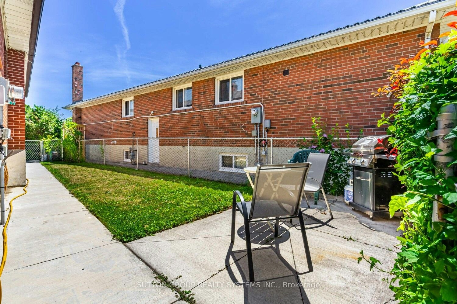 Upper-233 Hullmar Drive, Toronto, ON, M3N 2G2 - 21