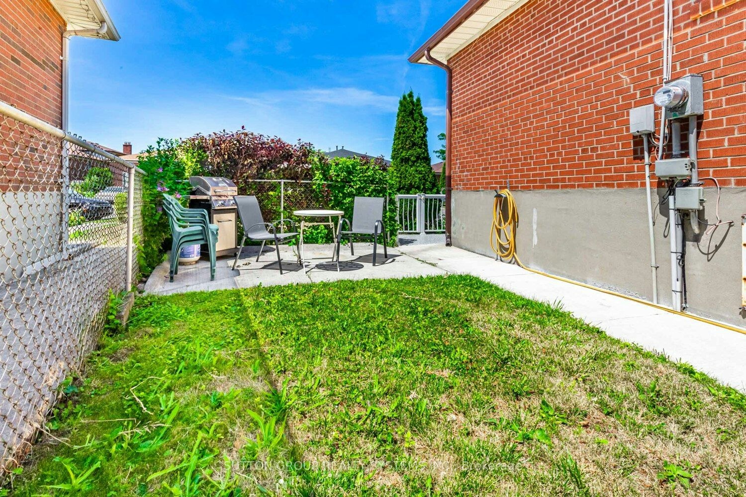 Upper-233 Hullmar Drive, Toronto, ON, M3N 2G2 - 22