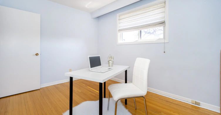 Upper-233 Hullmar Drive, Toronto, ON, M3N 2G2 - 18