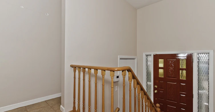 Upper-233 Hullmar Drive, Toronto, ON, M3N 2G2 - 20