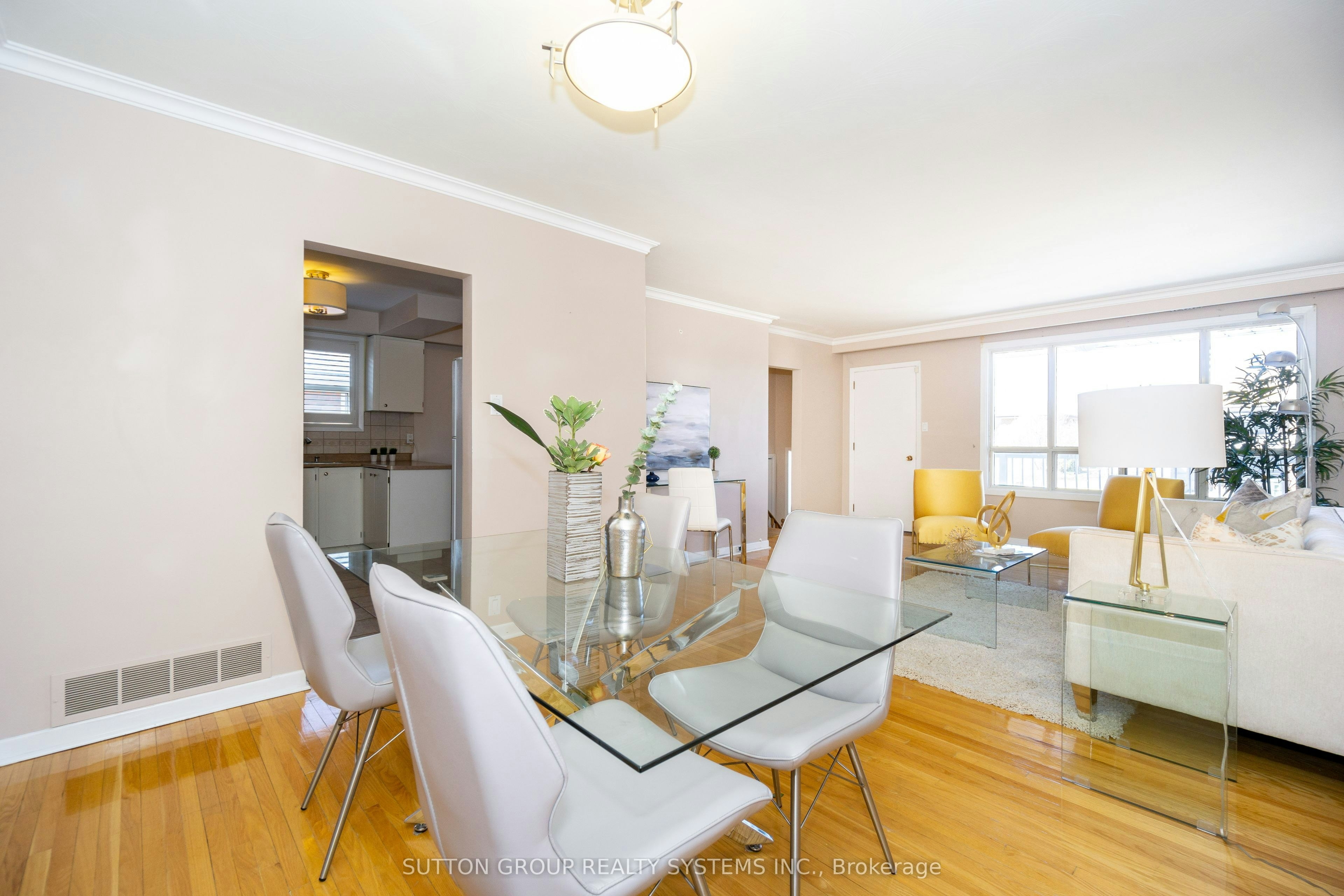 Upper-233 Hullmar Drive, Toronto, ON, M3N 2G2 - 6