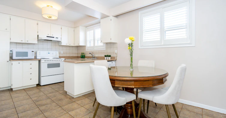 Upper-233 Hullmar Drive, Toronto, ON, M3N 2G2 - 12