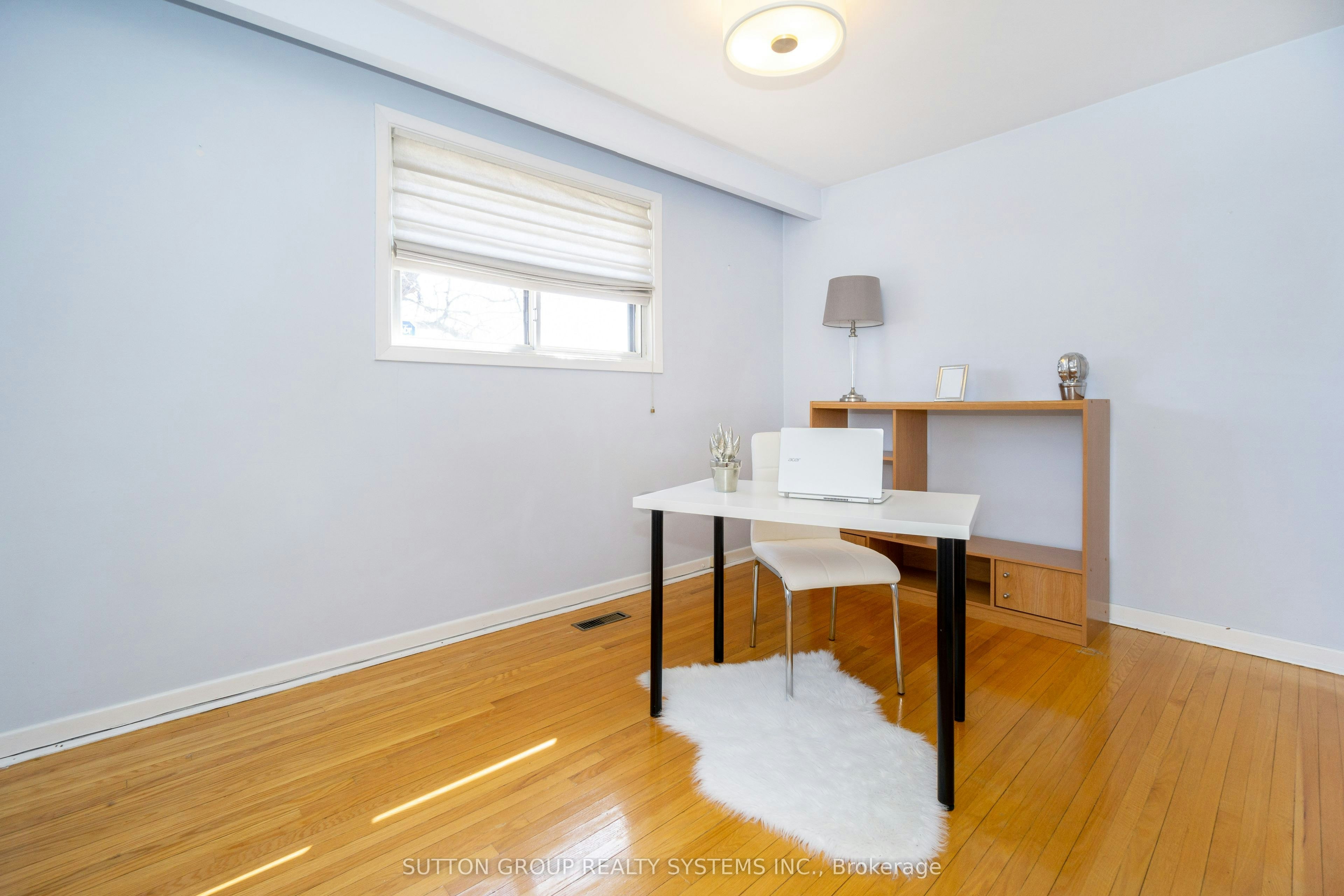 Upper-233 Hullmar Drive, Toronto, ON, M3N 2G2 - 17