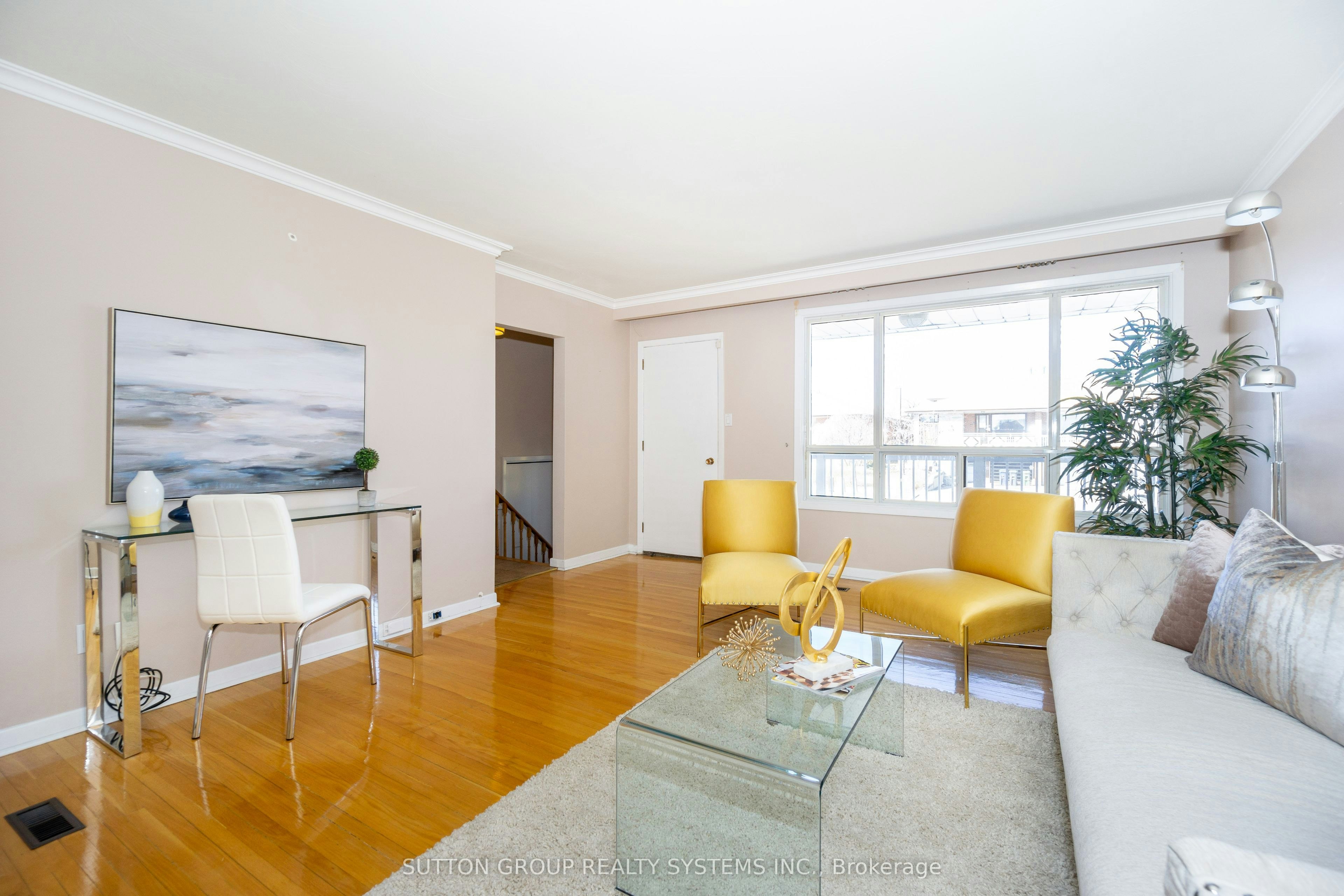 Upper-233 Hullmar Drive, Toronto, ON, M3N 2G2 - 4