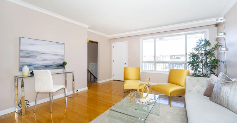 Upper-233 Hullmar Drive, Toronto, ON, M3N 2G2 - 4