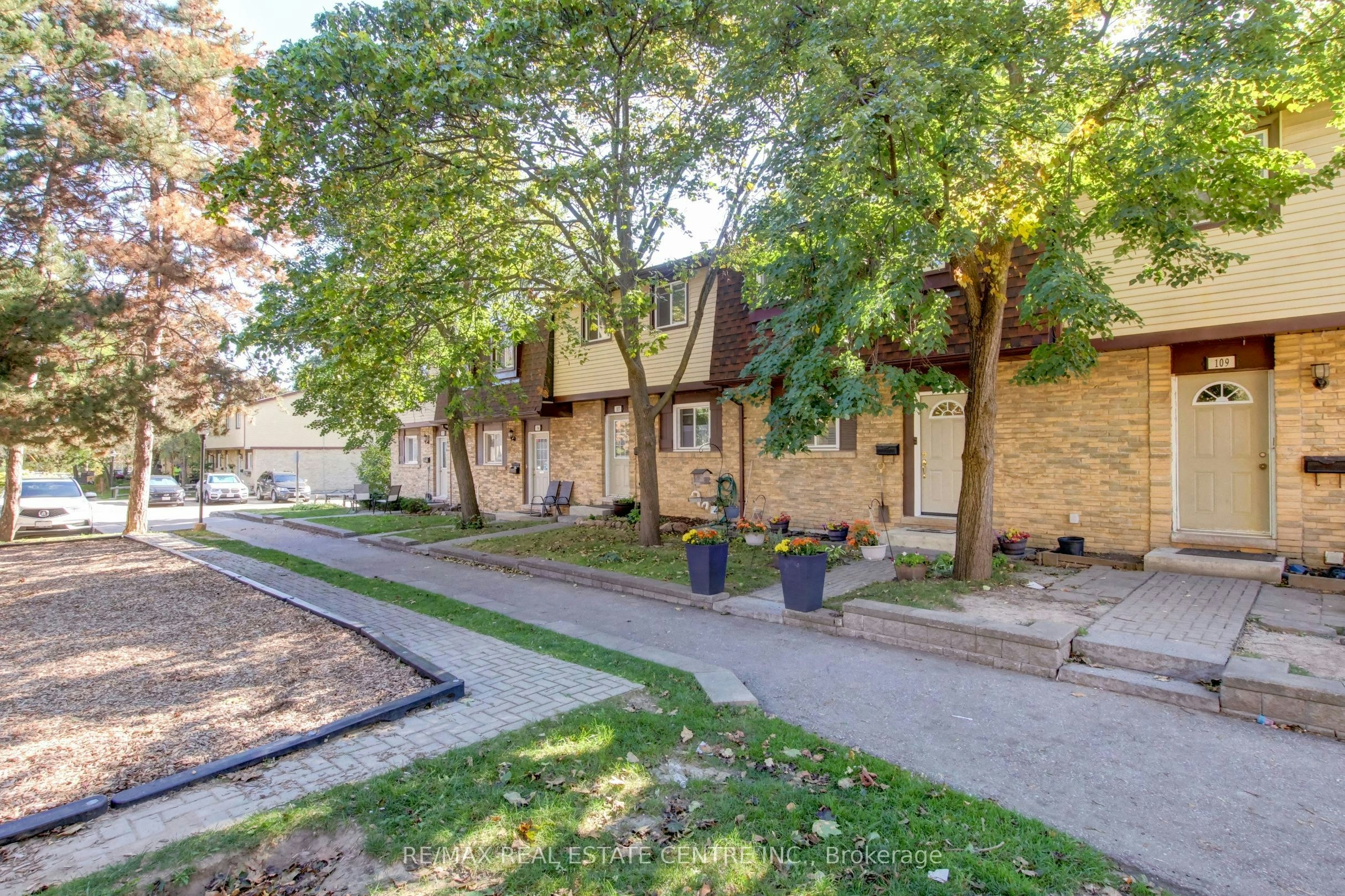108-45 Hansen Road N, Brampton, ON, L6V 3C5