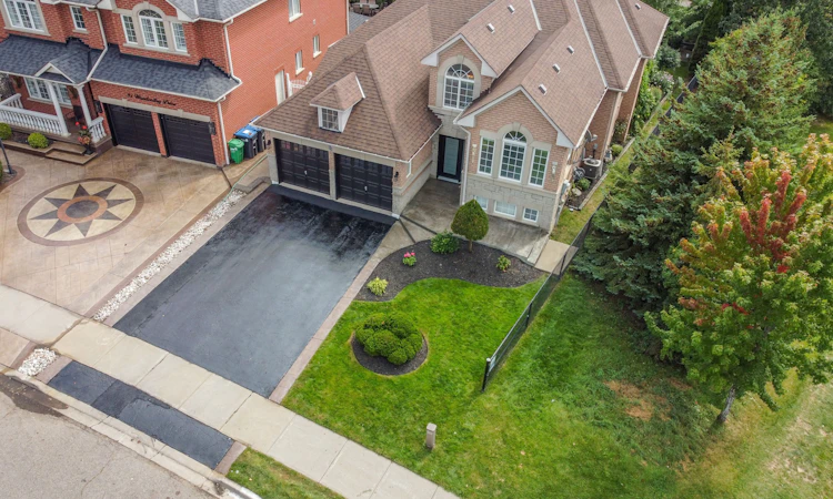 33 Woodvalley Drive