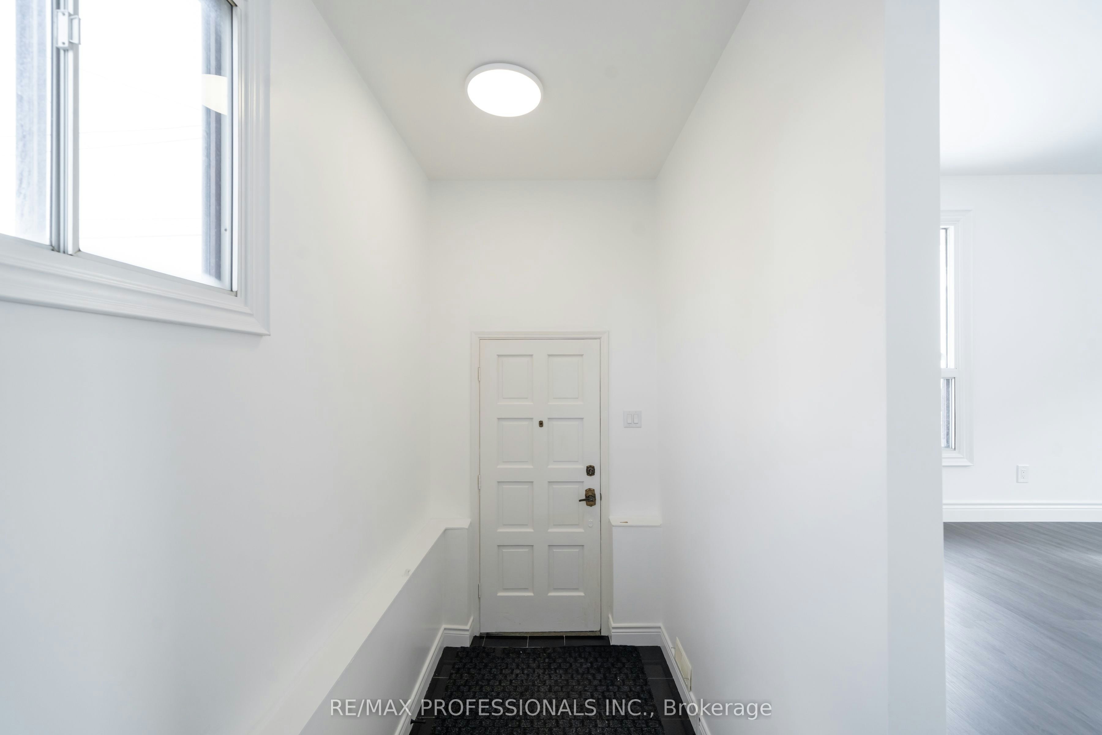 MAIN-174 Thirtieth Street, Toronto, ON, M8W 3C5 - 3