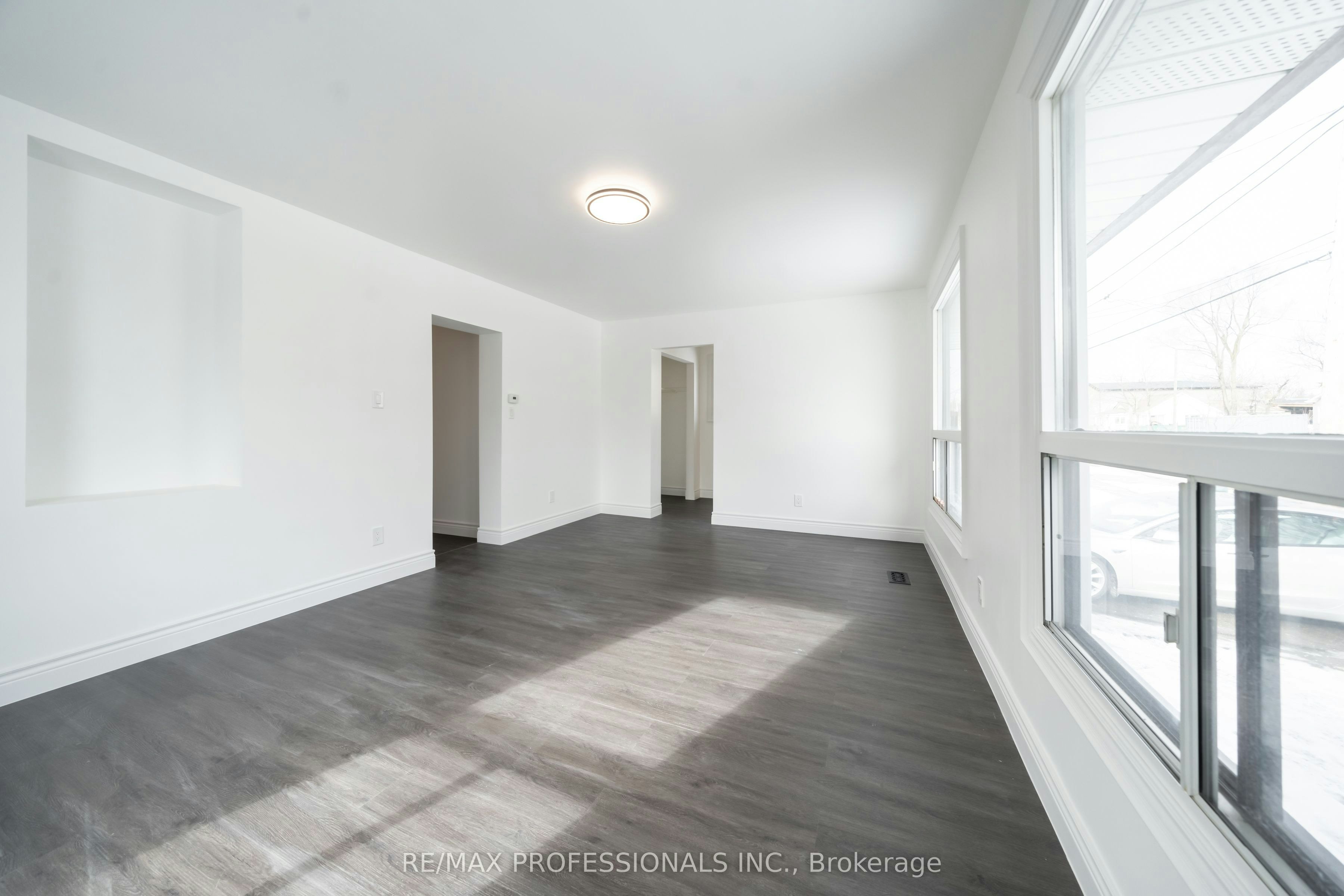 MAIN-174 Thirtieth Street, Toronto, ON, M8W 3C5 - 6