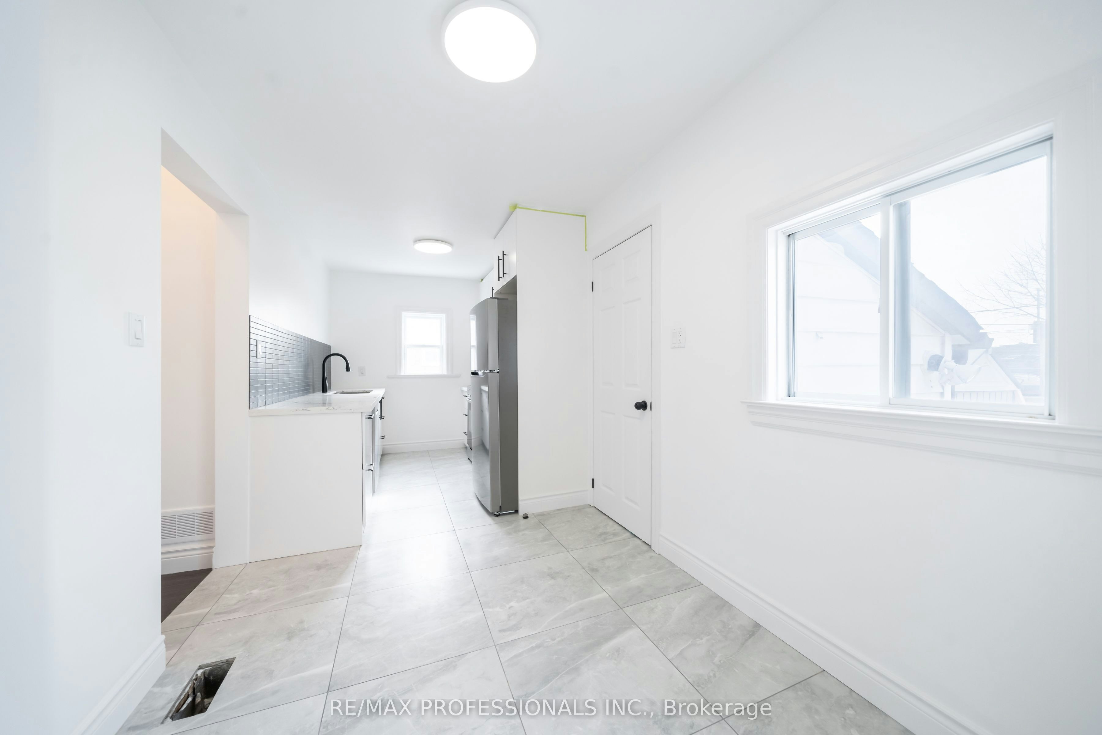 MAIN-174 Thirtieth Street, Toronto, ON, M8W 3C5 - 12