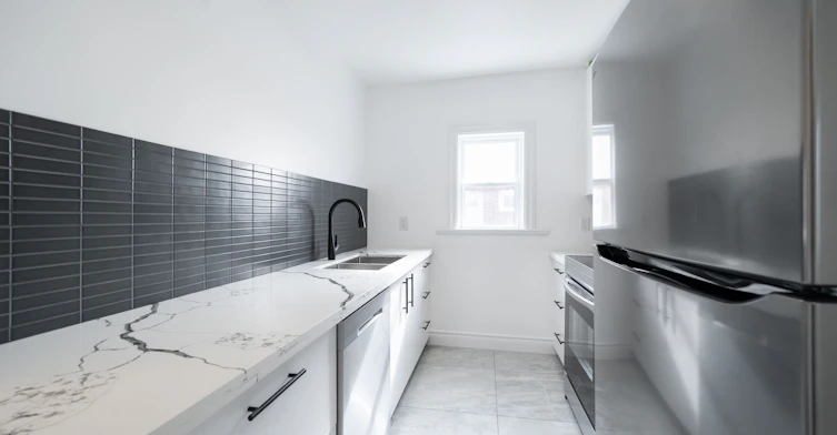 MAIN-174 Thirtieth Street, Toronto, ON, M8W 3C5 - 8