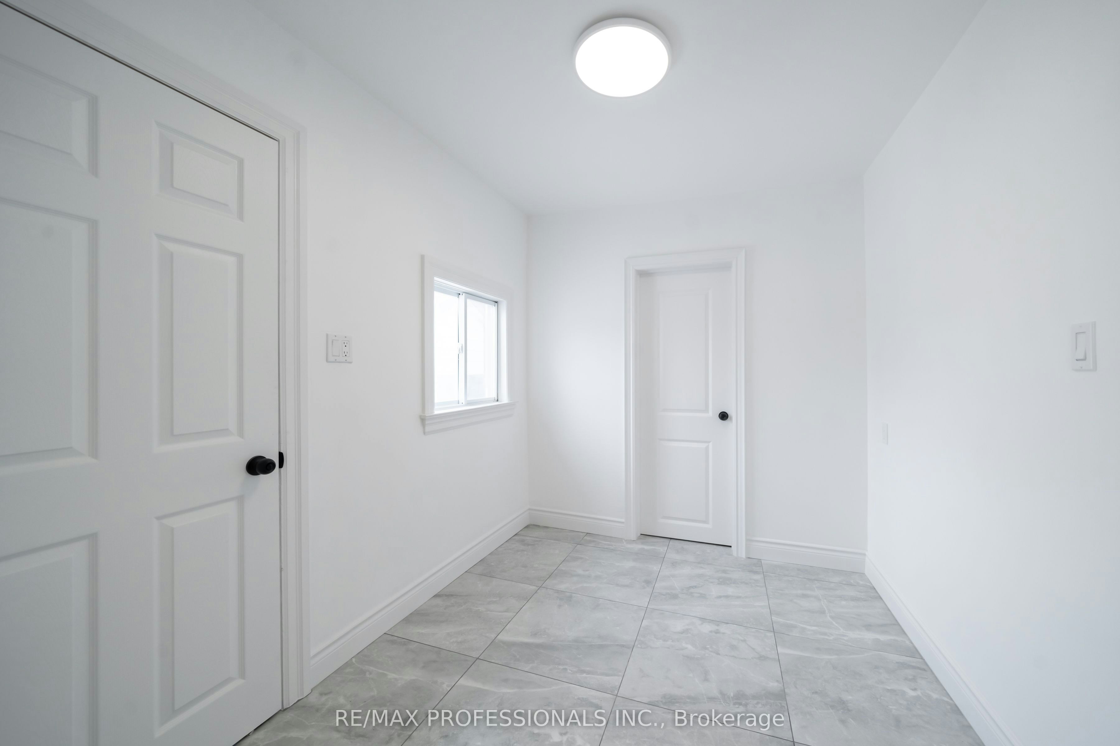 MAIN-174 Thirtieth Street, Toronto, ON, M8W 3C5 - 13