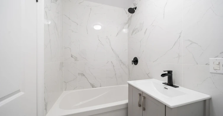 MAIN-174 Thirtieth Street, Toronto, ON, M8W 3C5 - 15
