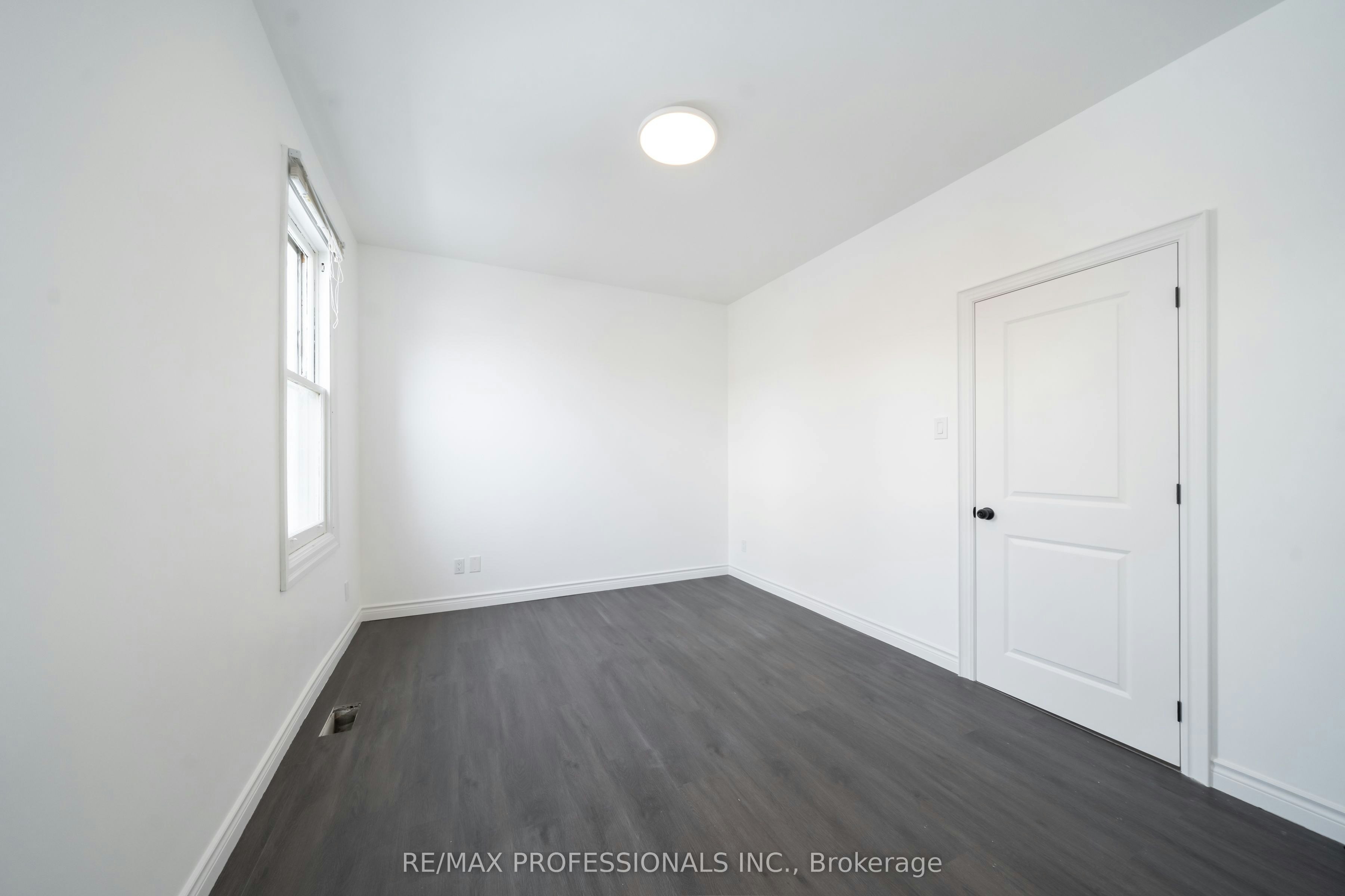 MAIN-174 Thirtieth Street, Toronto, ON, M8W 3C5 - 19