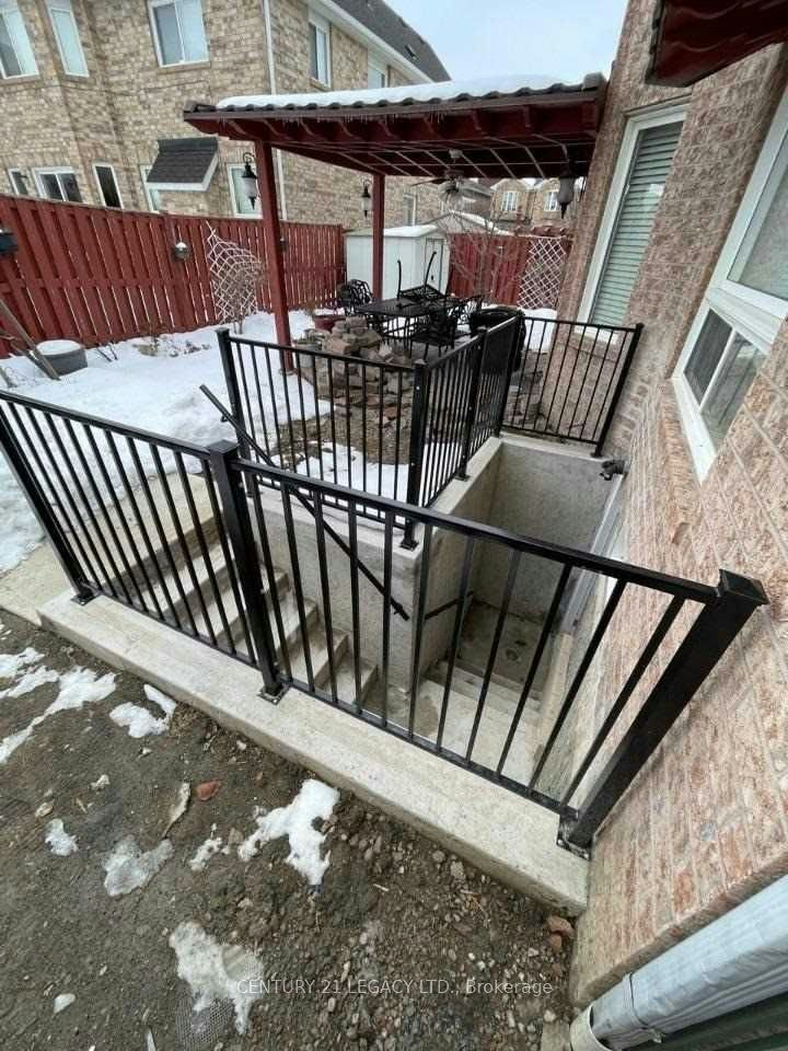 82 Ferncroft Place E, Brampton, ON, L7A 2Z6 - 2
