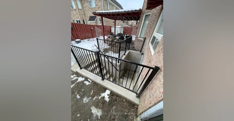 82 Ferncroft Place E, Brampton, ON, L7A 2Z6 - 2