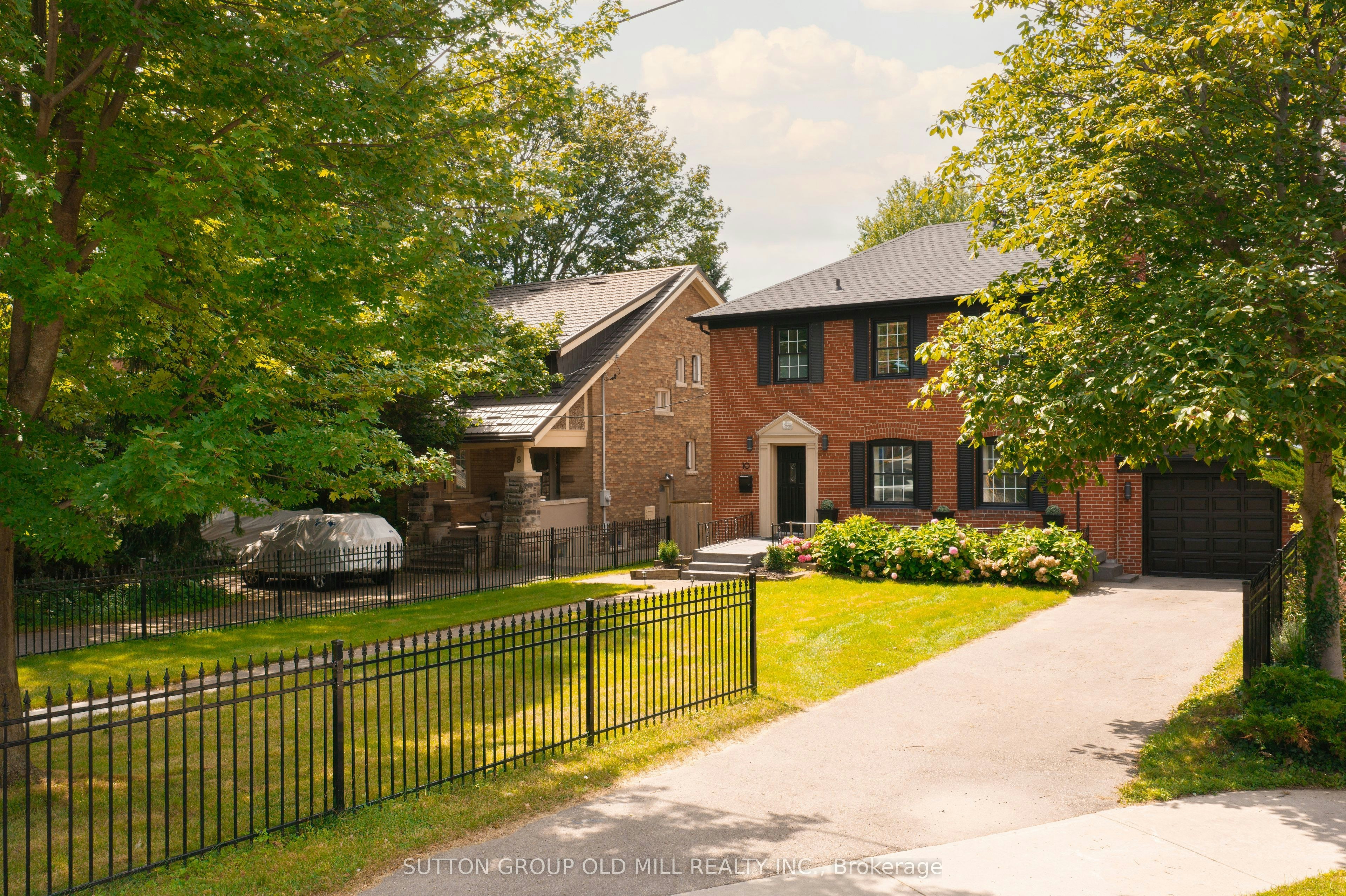 10 Queens Avenue, Toronto, ON, M8V 2N1