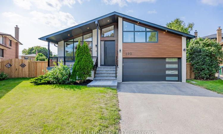 690 Hillman Crescent