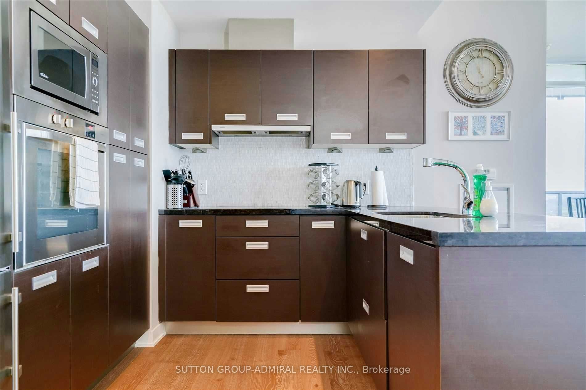 1811-90 Park Lawn Road, Toronto, ON, M8Y 0B6 - 5