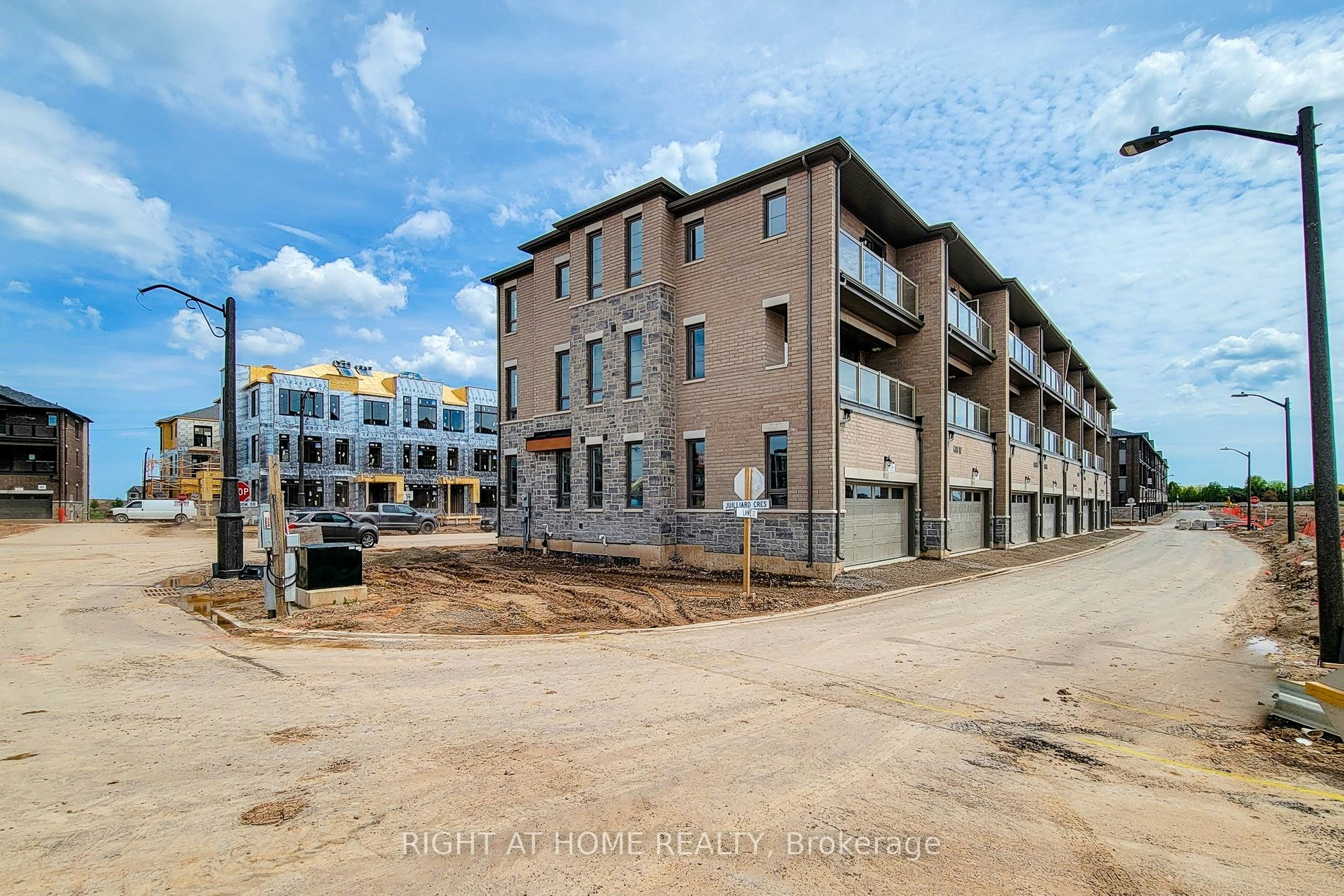 1131 Wheat Boom Drive, Oakville, ON, L6H 8B9 - 4