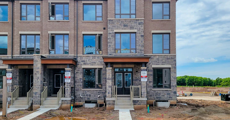 1131 Wheat Boom Drive, Oakville, ON, L6H 8B9