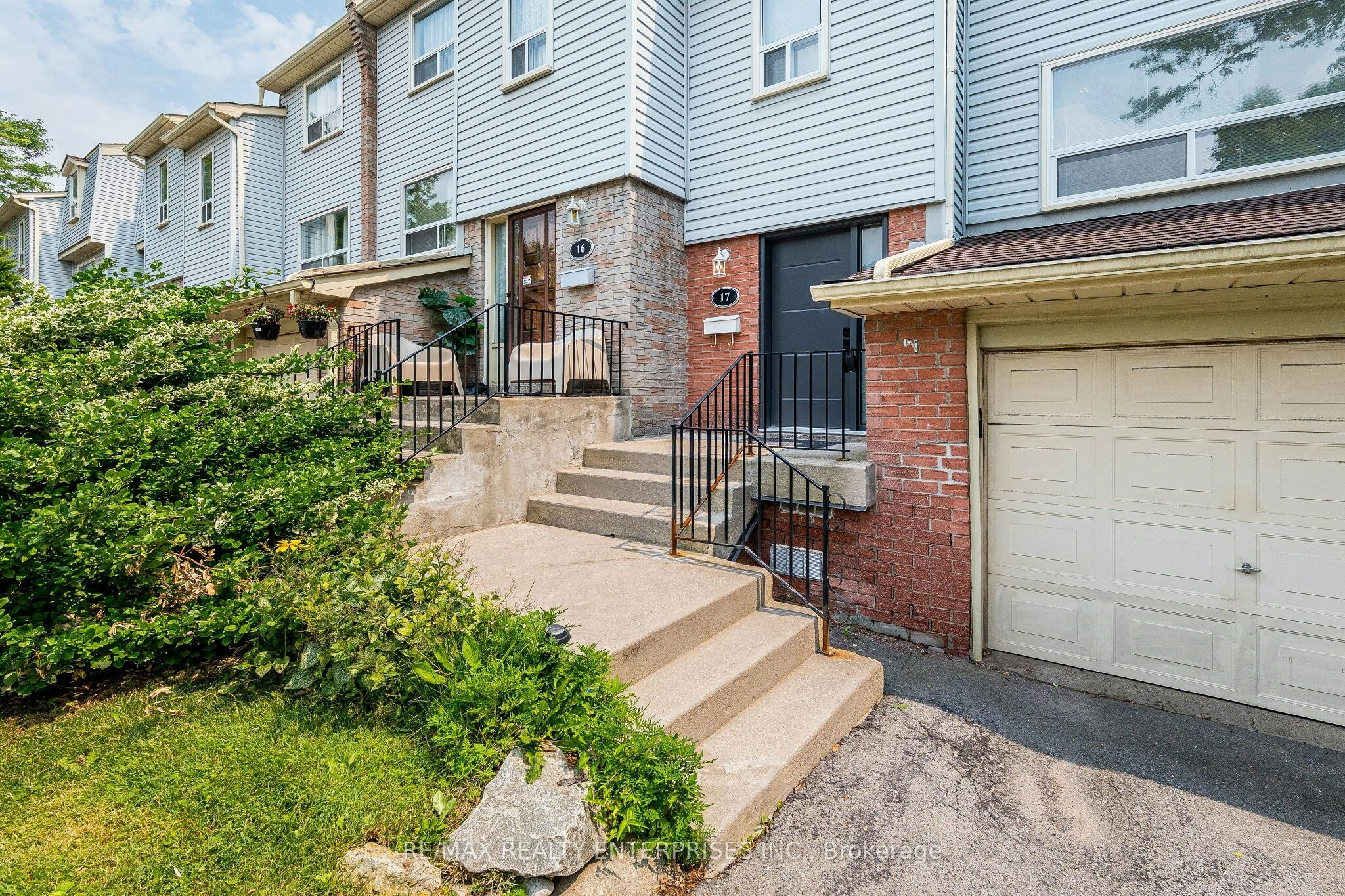 17-1055 Shawnmarr Road, Mississauga, ON, L5H 3V2 - 4