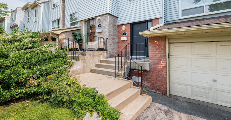 17-1055 Shawnmarr Road, Mississauga, ON, L5H 3V2 - 4