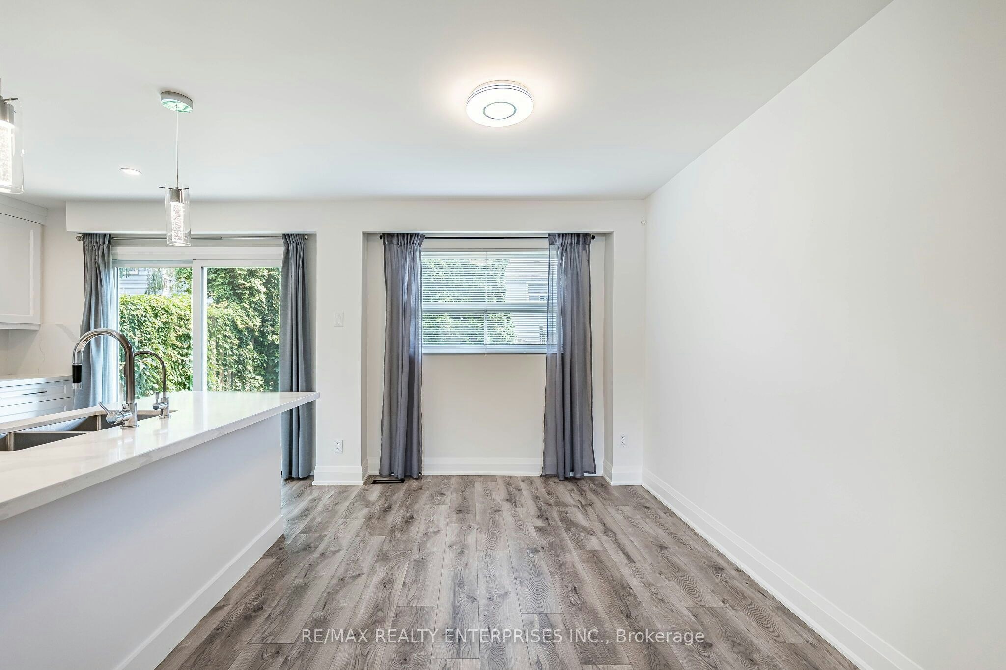 17-1055 Shawnmarr Road, Mississauga, ON, L5H 3V2 - 18