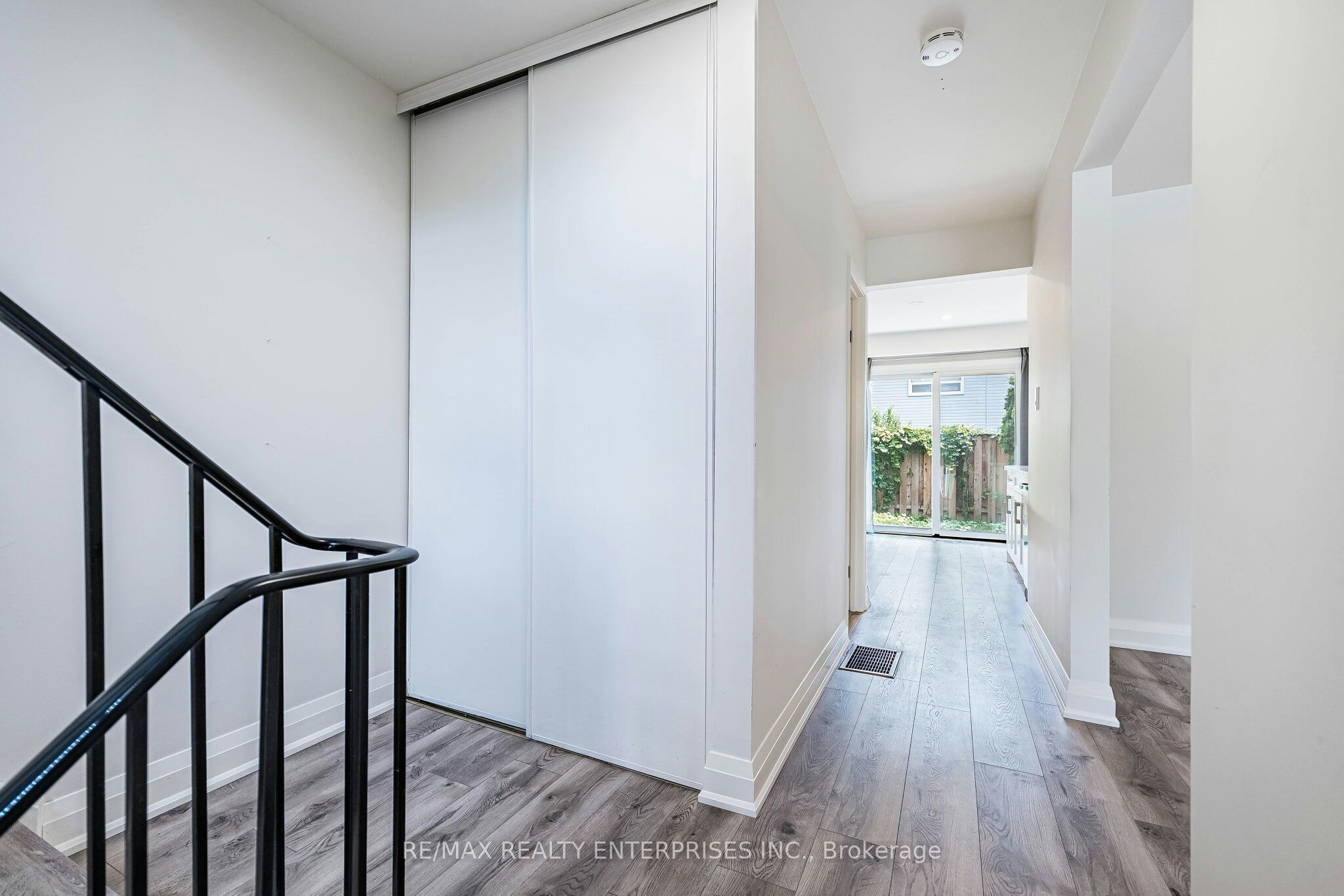 17-1055 Shawnmarr Road, Mississauga, ON, L5H 3V2 - 8