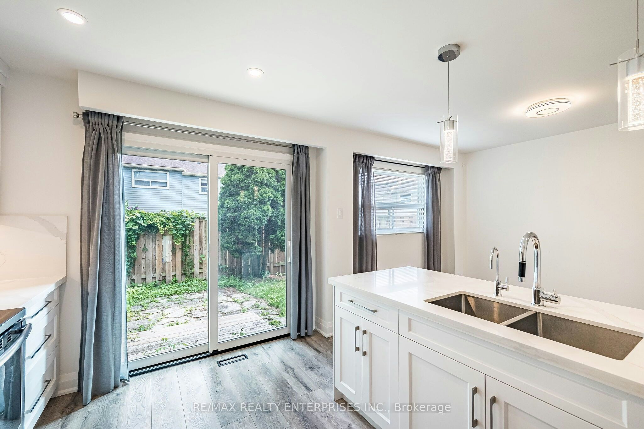 17-1055 Shawnmarr Road, Mississauga, ON, L5H 3V2 - 26