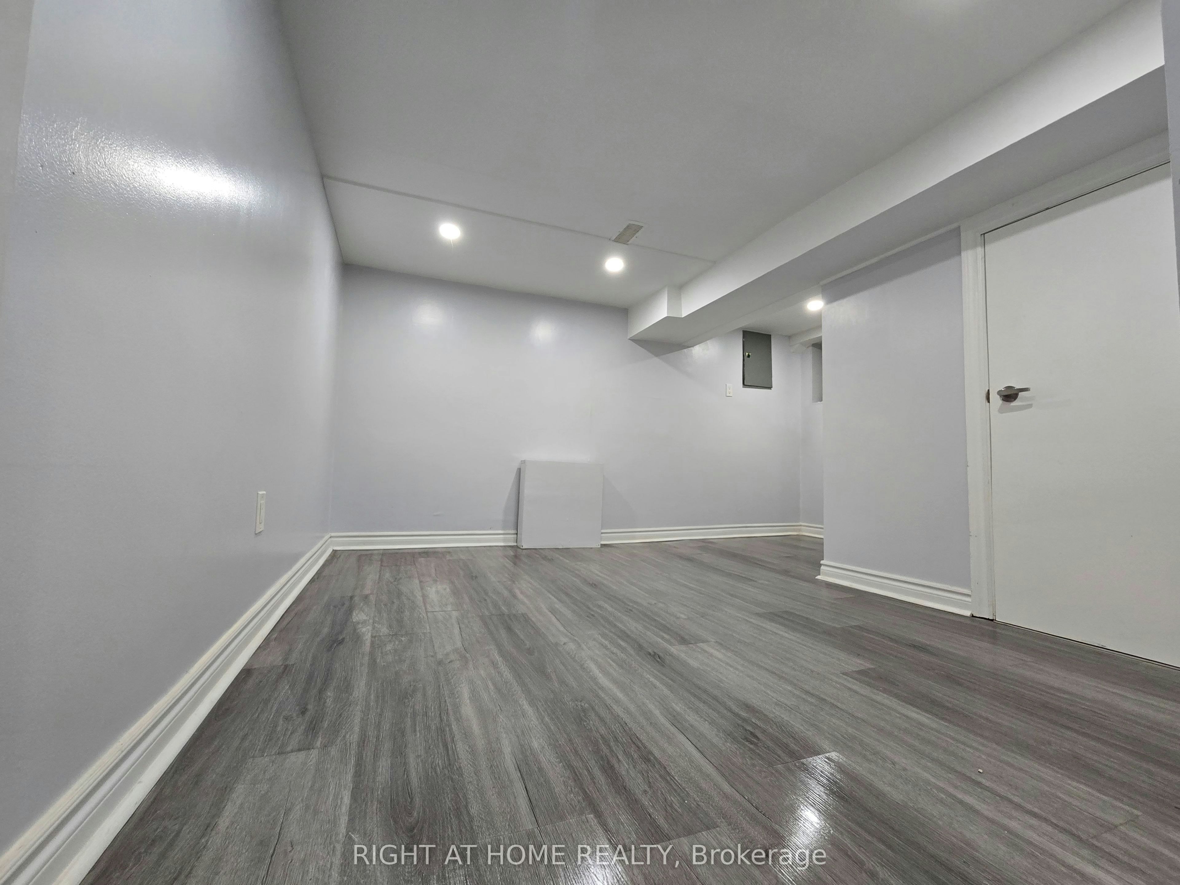 BSMT-984 Ossington Avenue, Toronto, ON, M6G 3V6