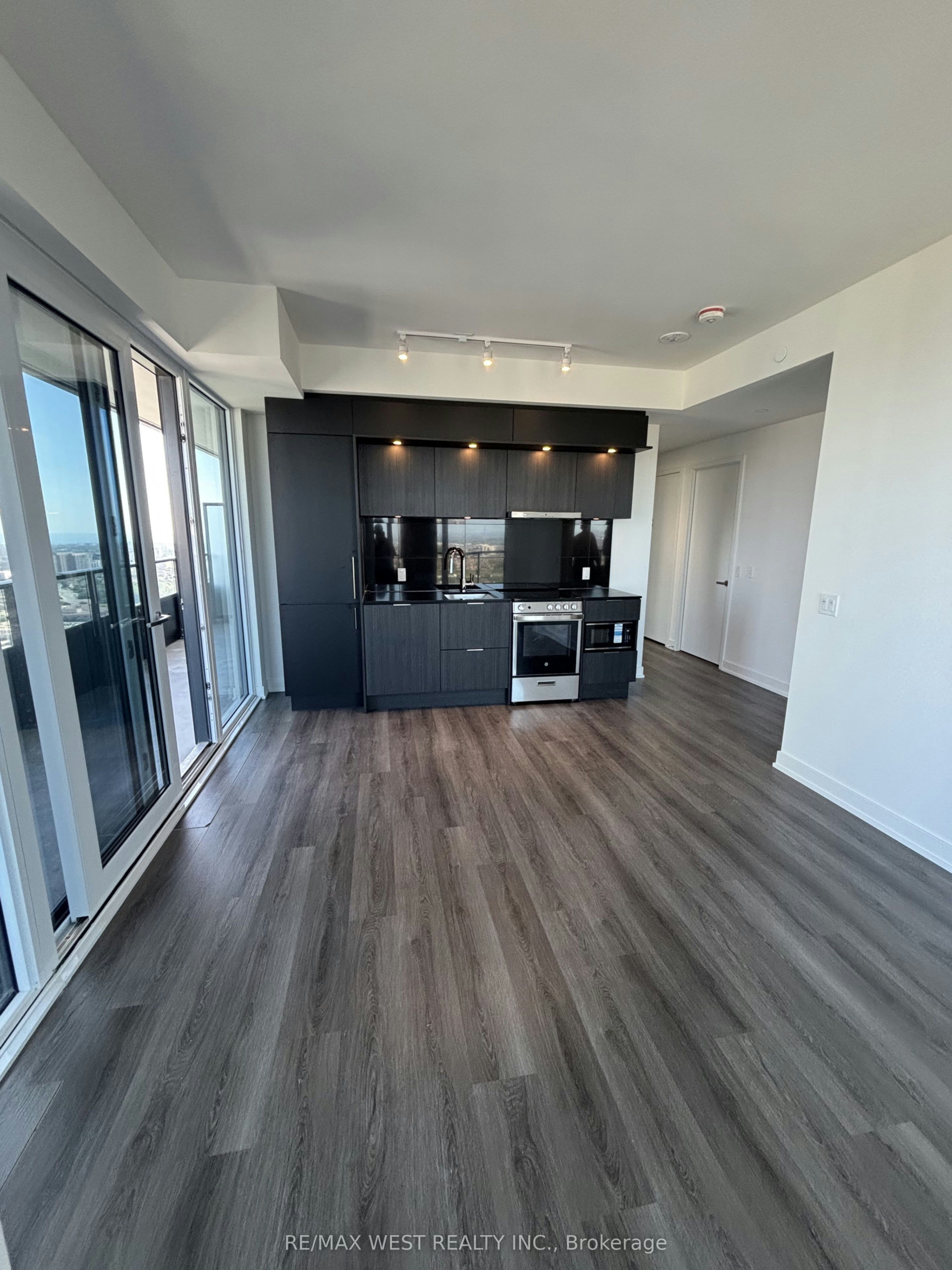 3305-448 Burnhamthorpe Road, Mississauga, ON, L5B 0R4 - 2