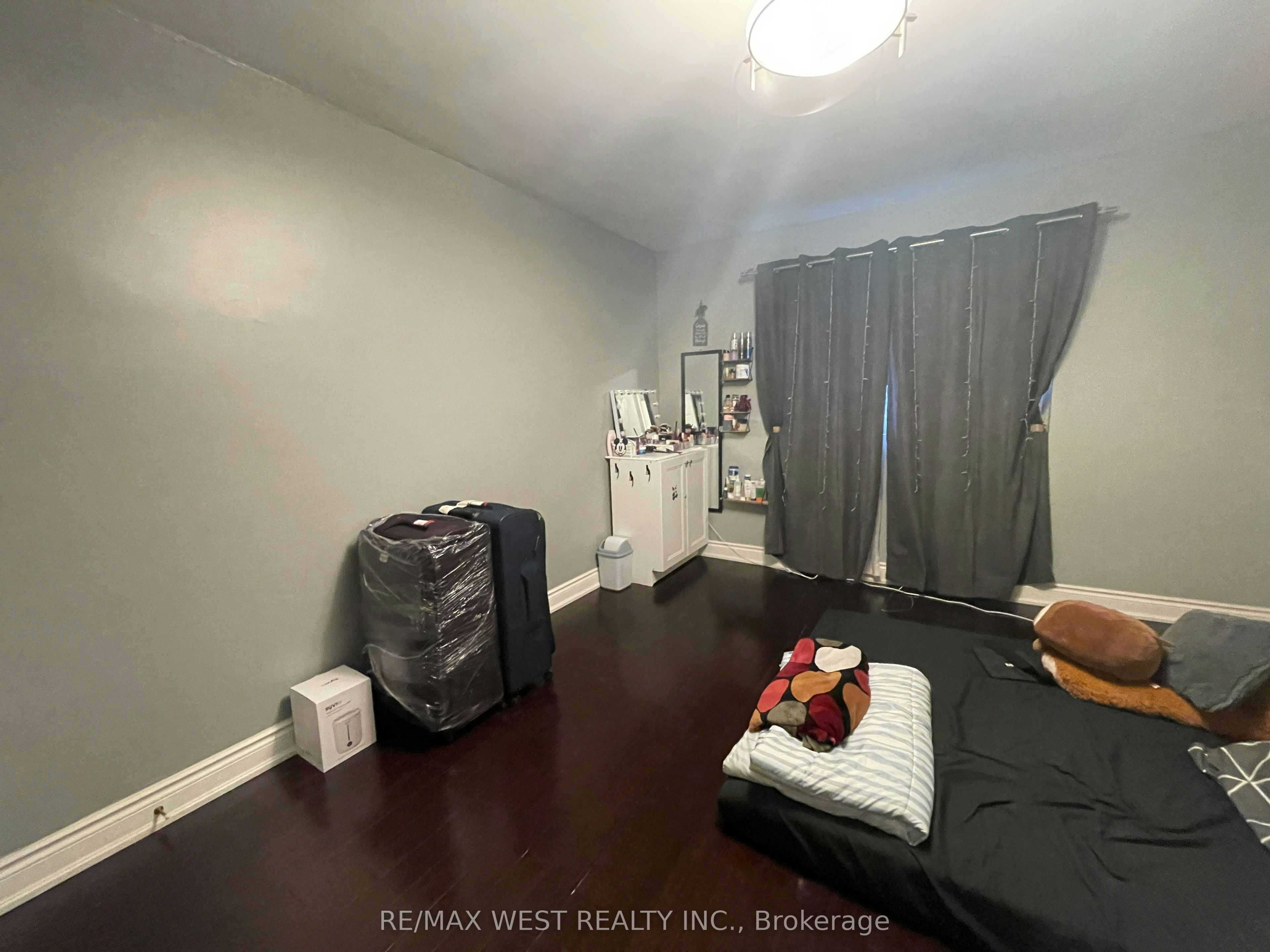 Upper-25 Coronado Court, Toronto, ON, M9M 1S6 - 14